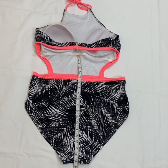 Time and Tru Women's Cut-Out One-Piece Swimsuit xl - Picture 10 of 13
